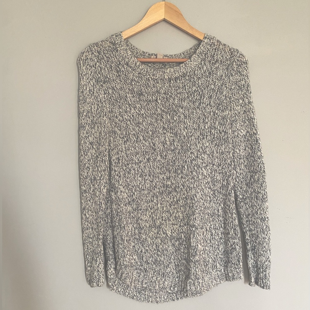 LOFT Gray / Blue and White Knit Sweater Size Medium Petite